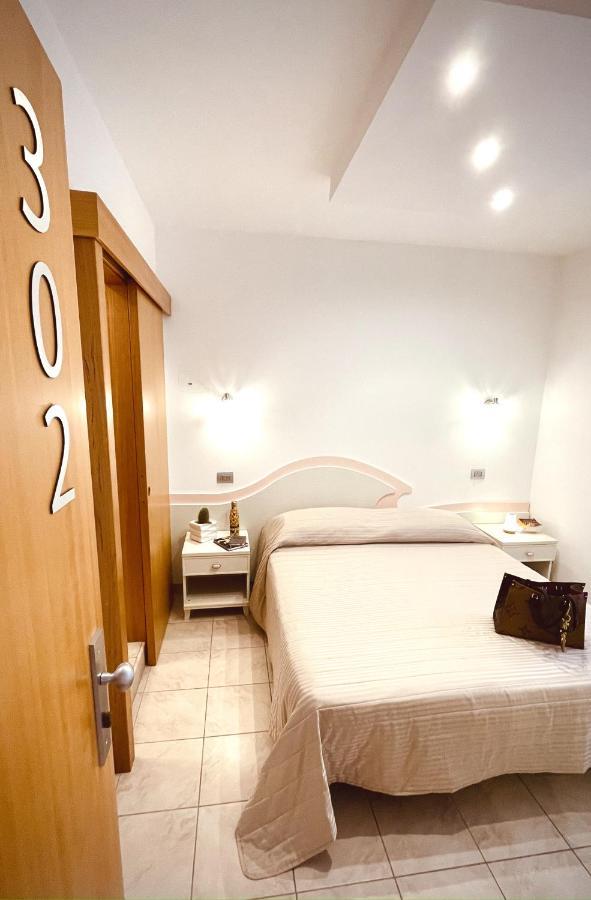 Hotel Sirena - Servizio Spiaggia Inclusive 佩斯基奇 外观 照片