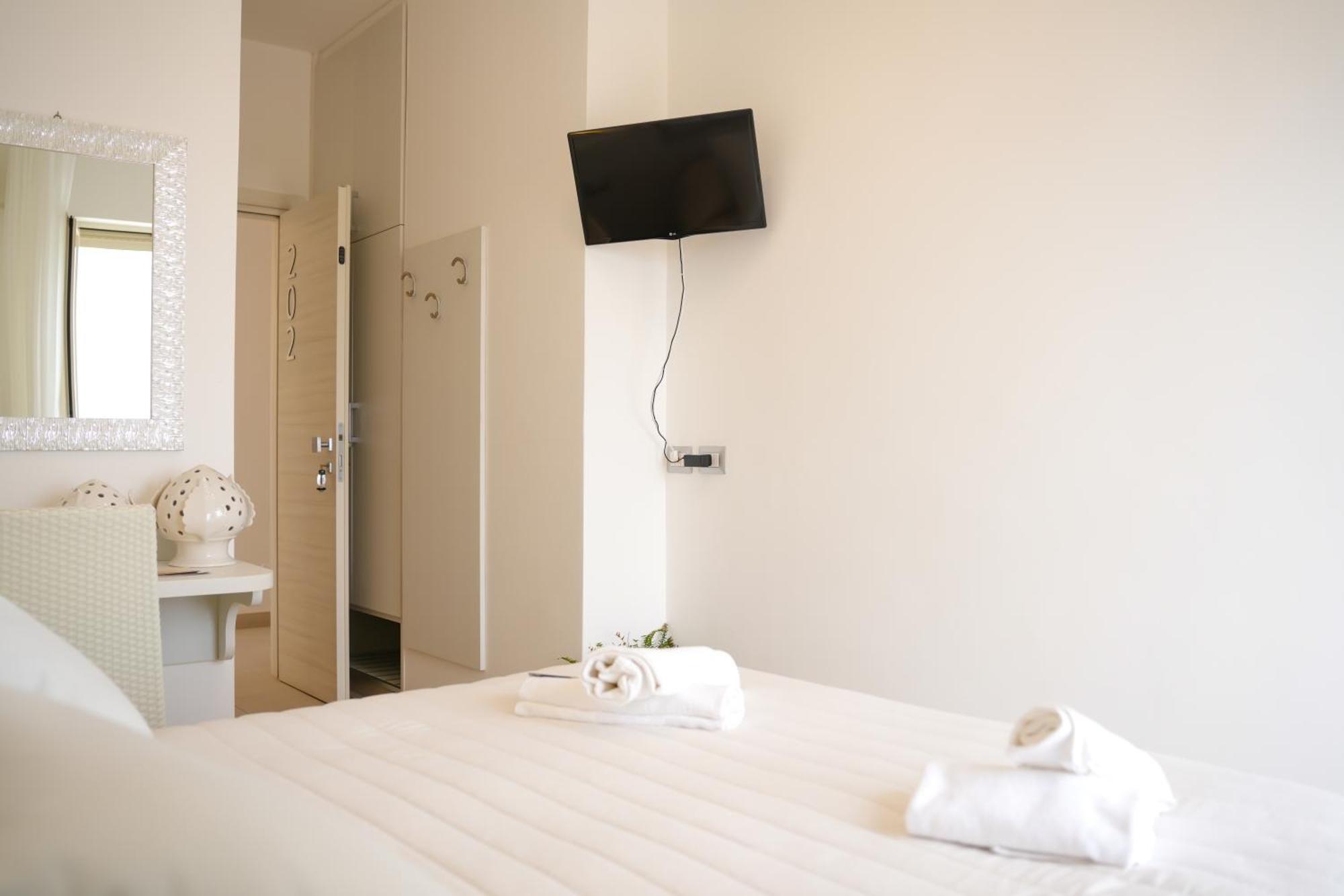 Hotel Sirena - Servizio Spiaggia Inclusive 佩斯基奇 外观 照片
